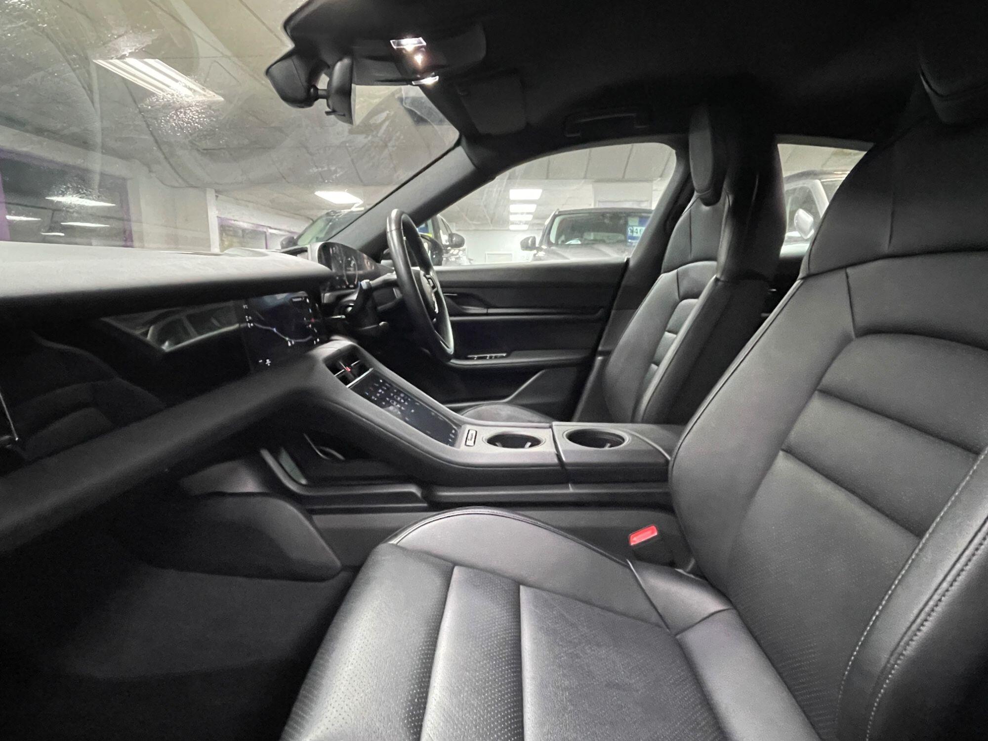 Porsche Taycan - Image 32