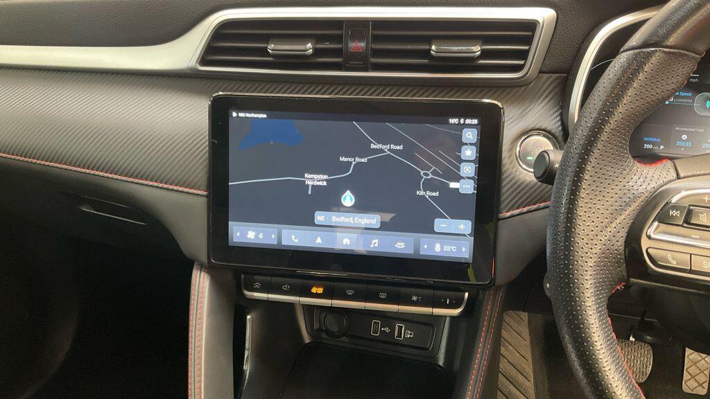 MG MG ZS - Image 2