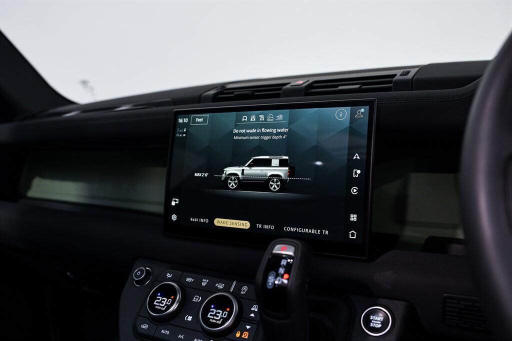 Land Rover Defender 90 - Image 30