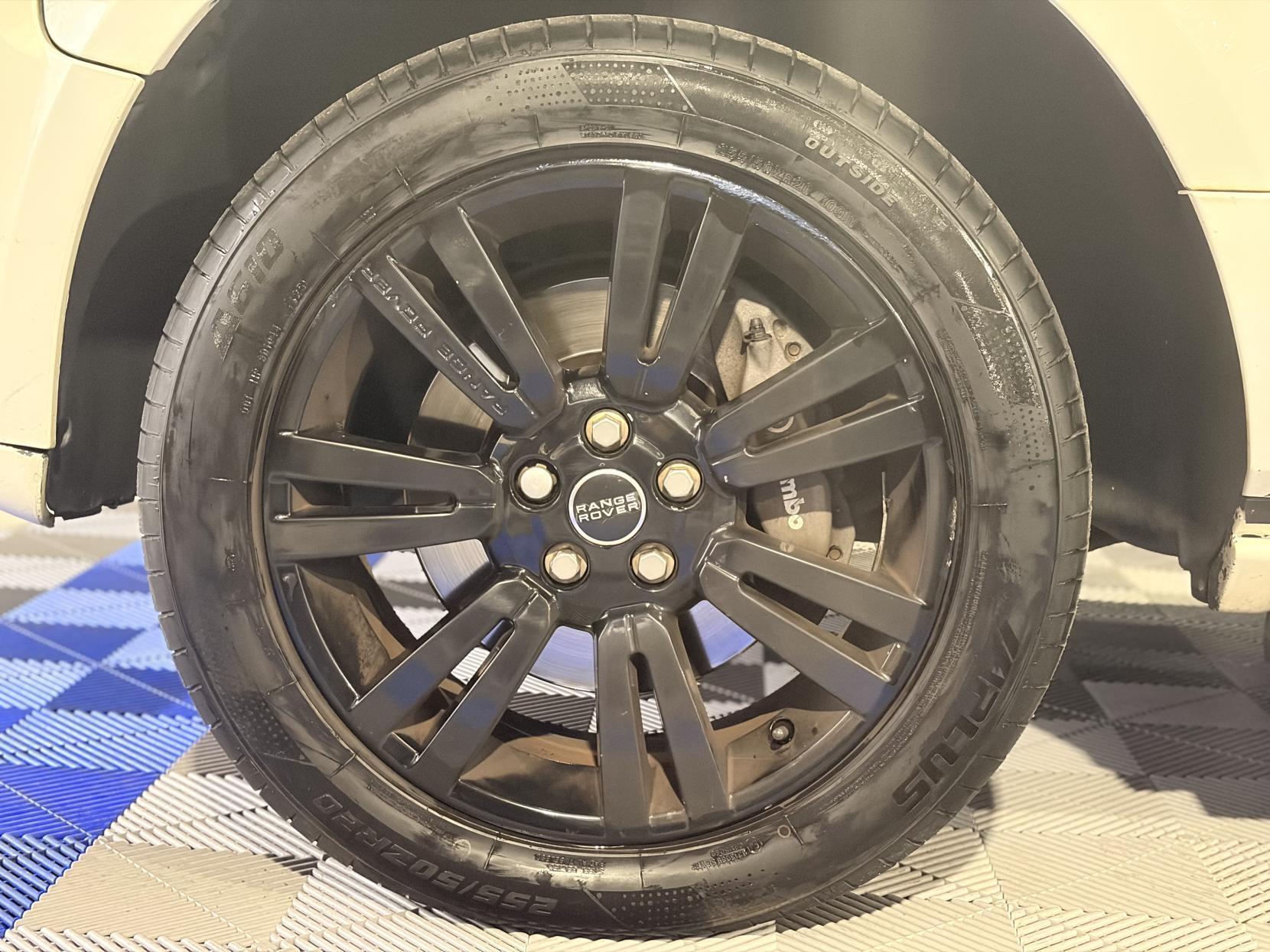 Land Rover Range Rover - Image 17