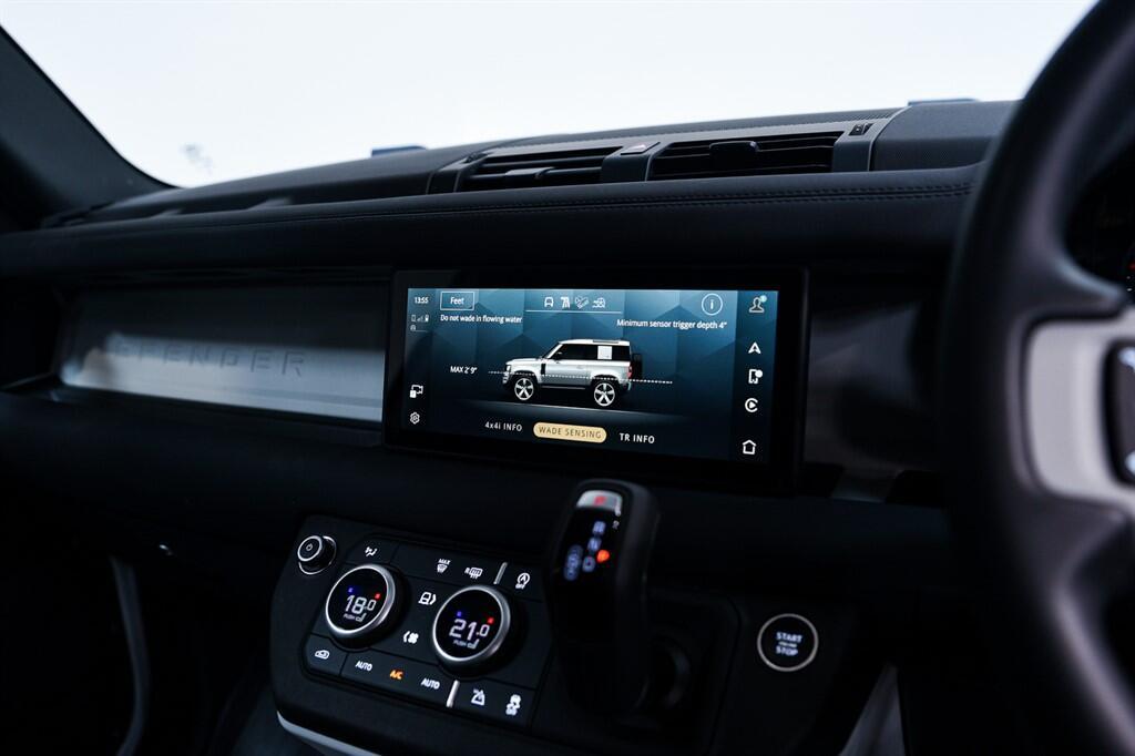 Land Rover Defender 90 - Image 26