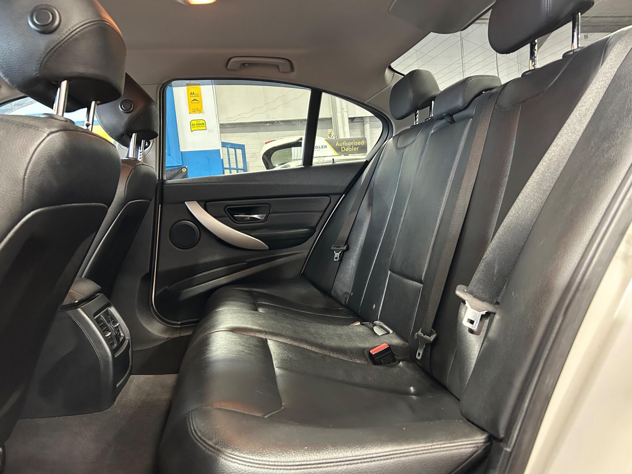 BMW 3 Series - Image 25