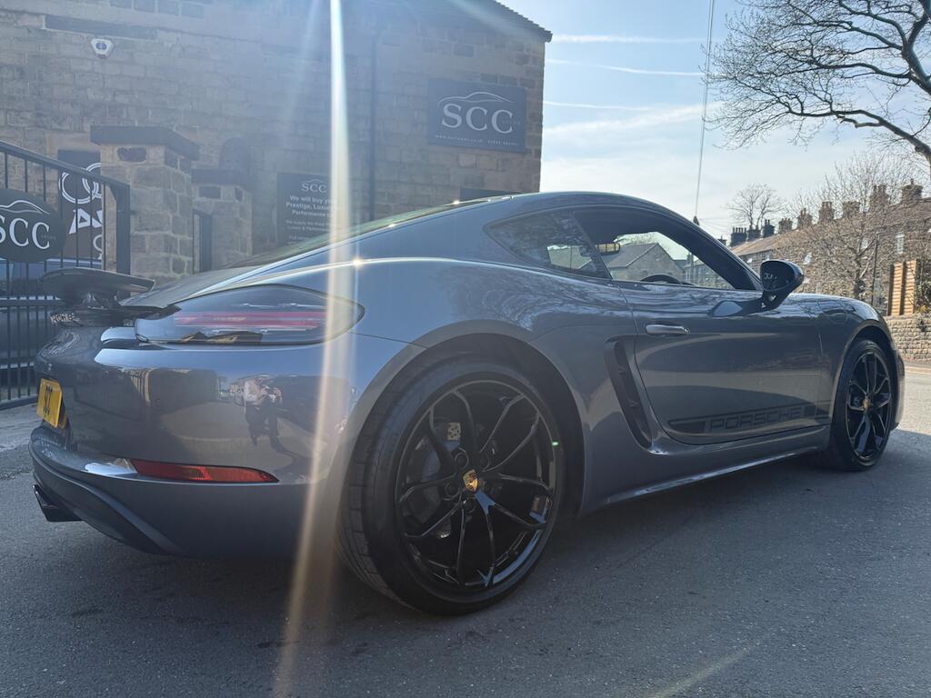 Porsche 718 Cayman - Image 10