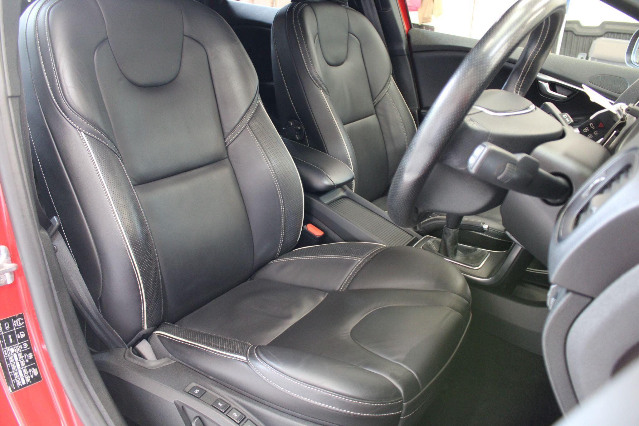Volvo V40 - Image 49