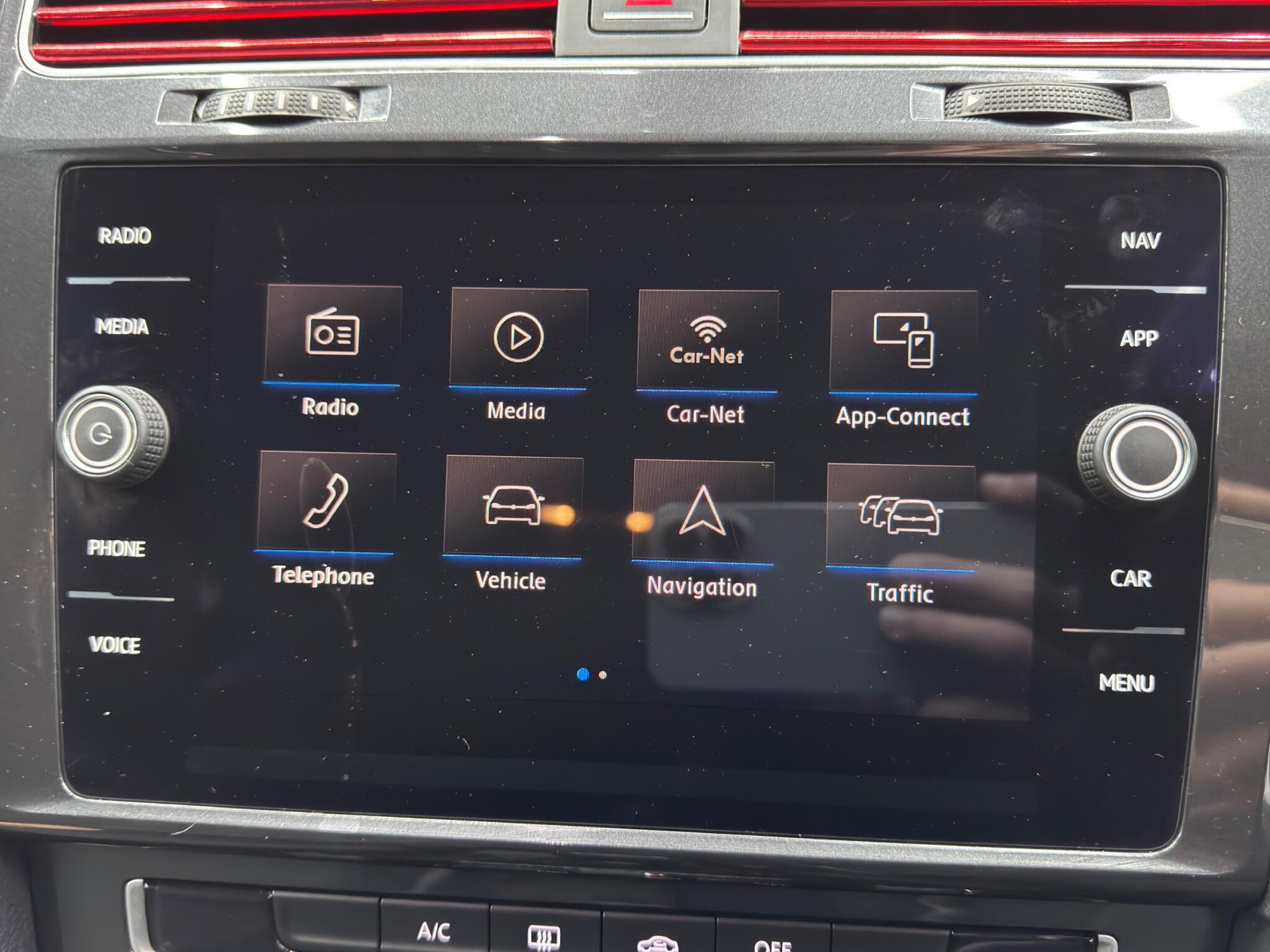 Volkswagen Golf - Image 27