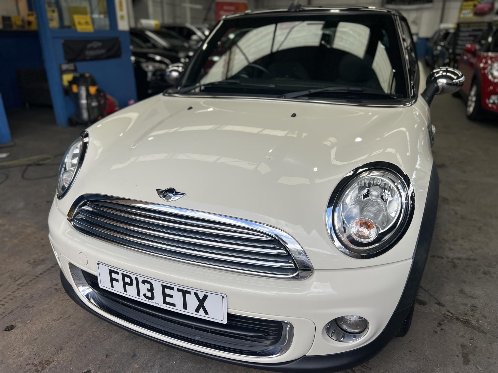 MINI Convertible - Image 15