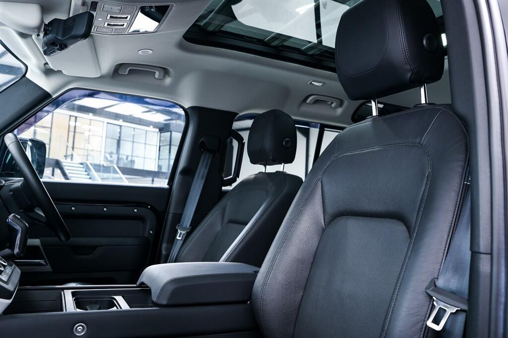 Land Rover Defender 110 - Image 14