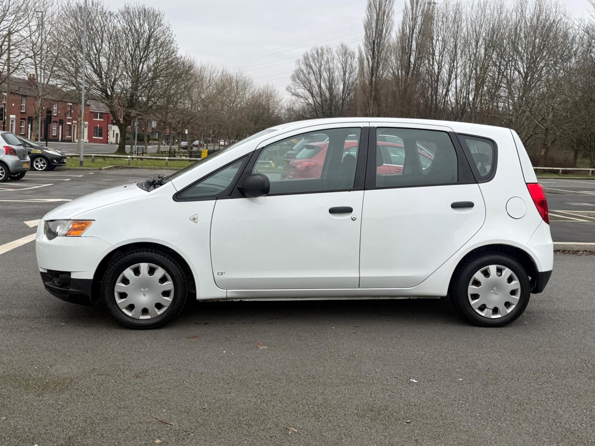 Mitsubishi Colt - Image 7