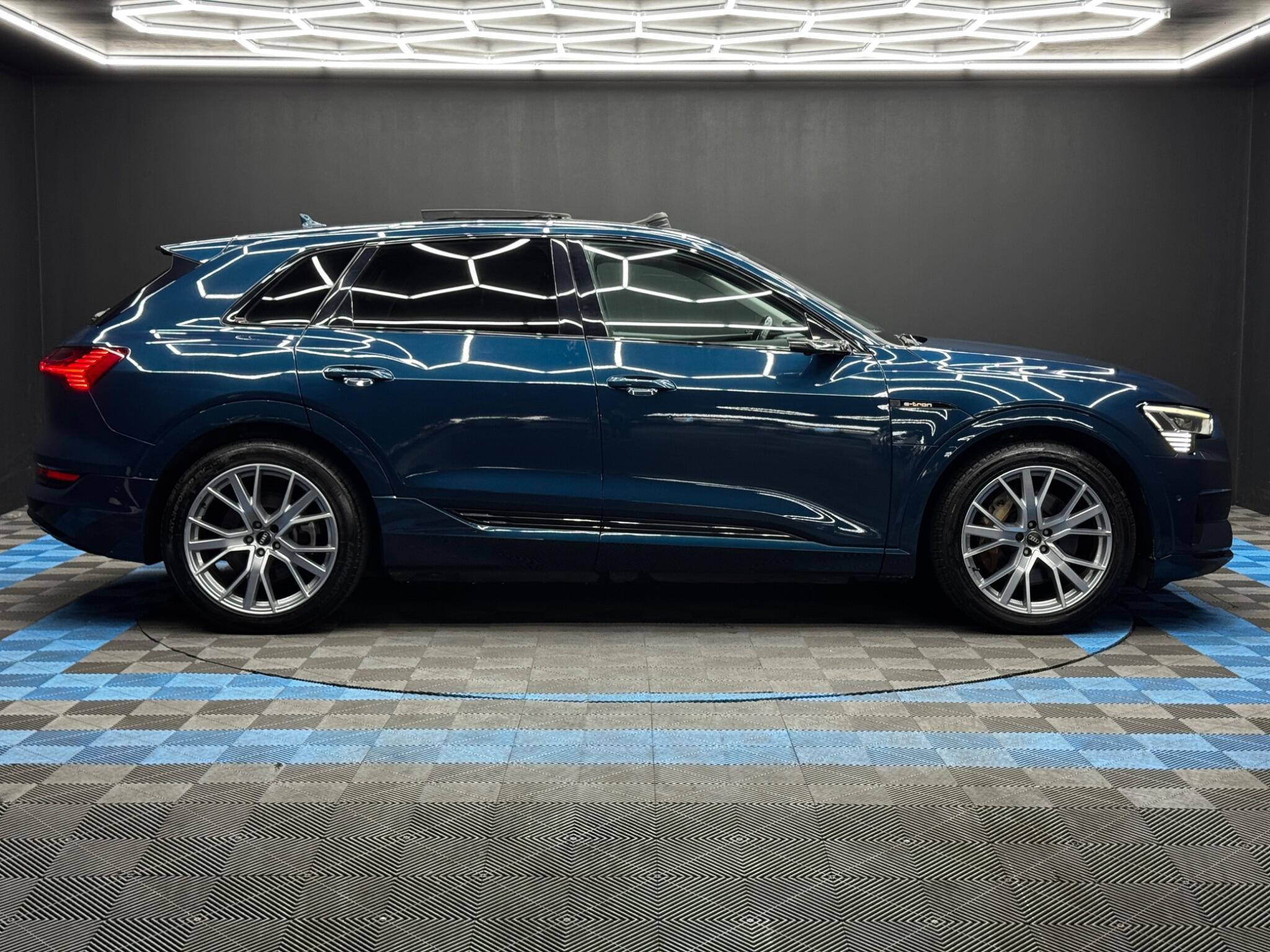 Audi E-Tron - Image 4
