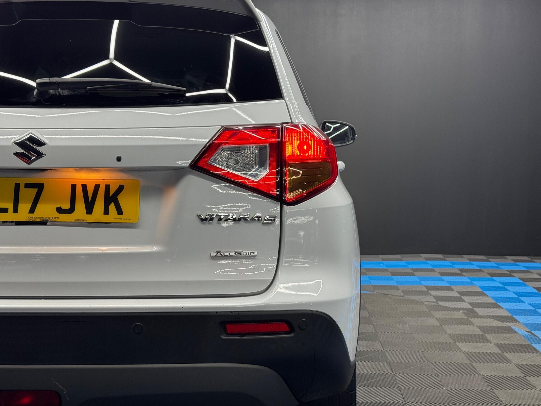 Suzuki Vitara - Image 34