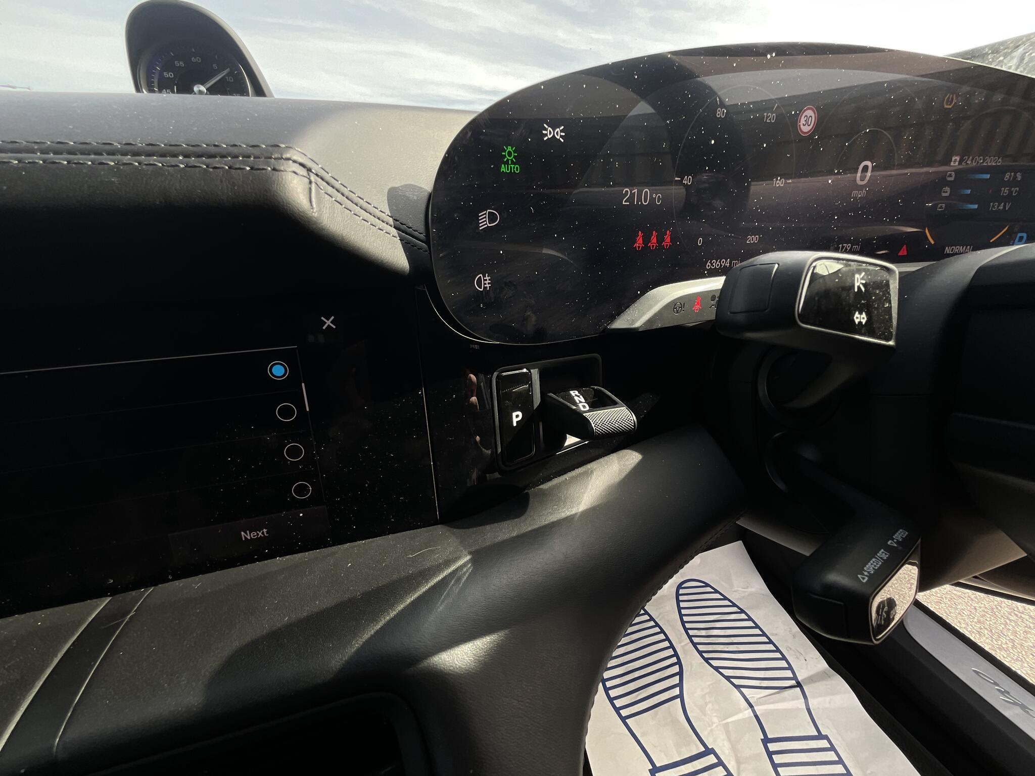 Porsche Taycan - Image 20