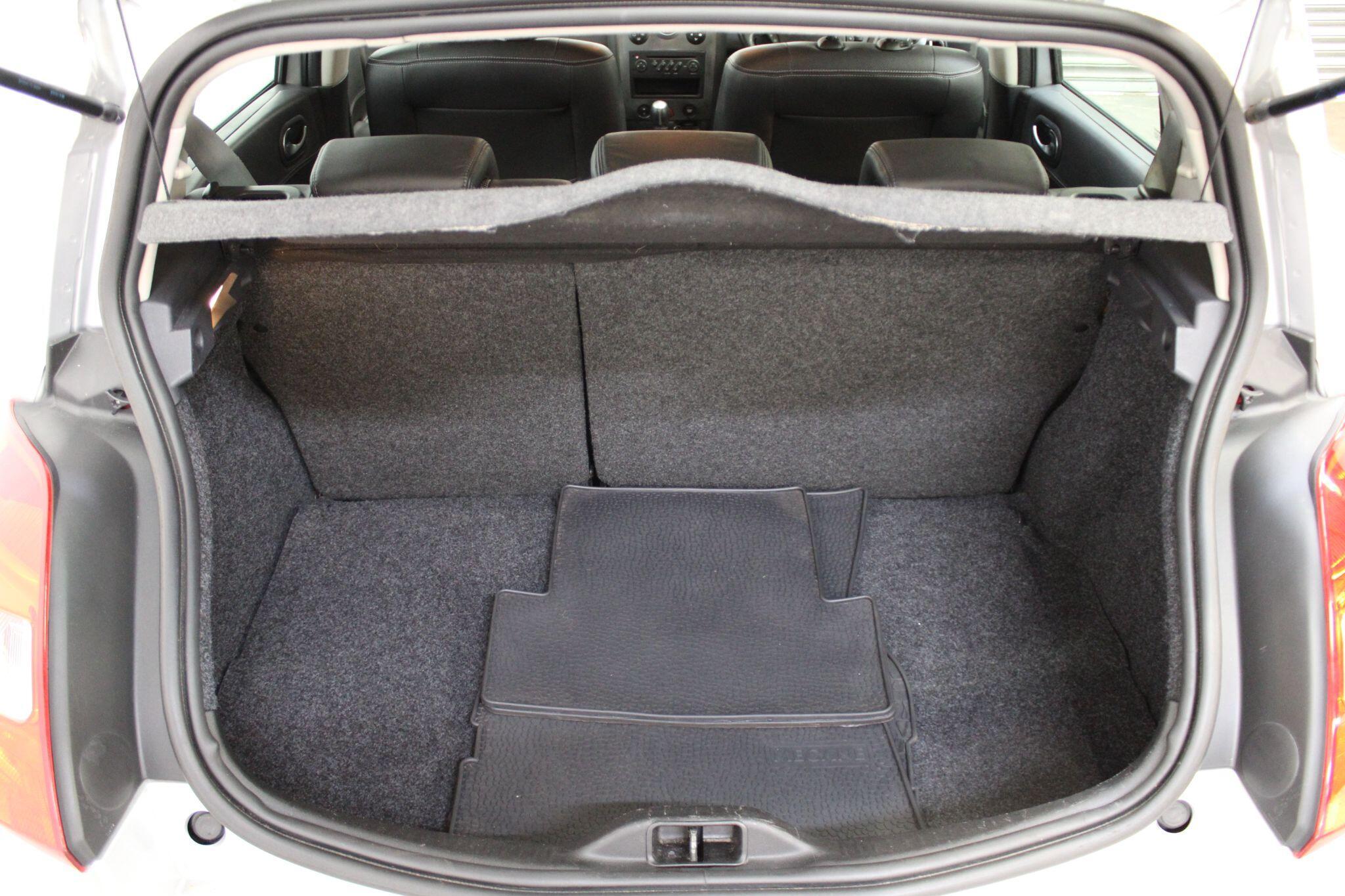 Renault Megane - Image 16