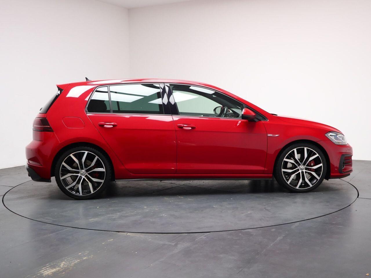 Volkswagen Golf - Image 14