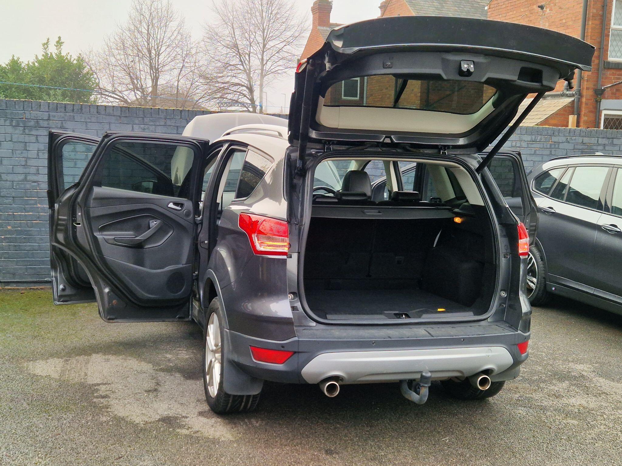 Ford Kuga - Image 15