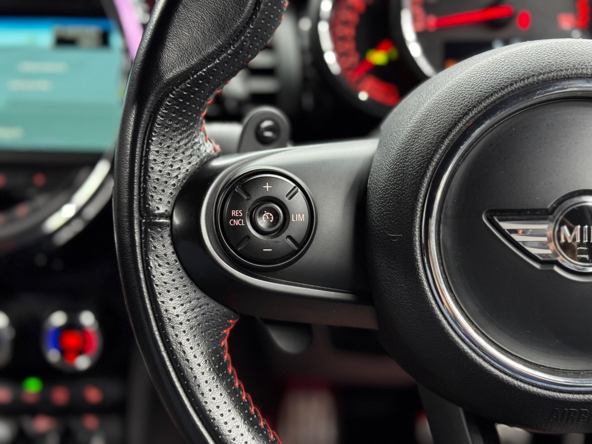 MINI Hatch - Image 18