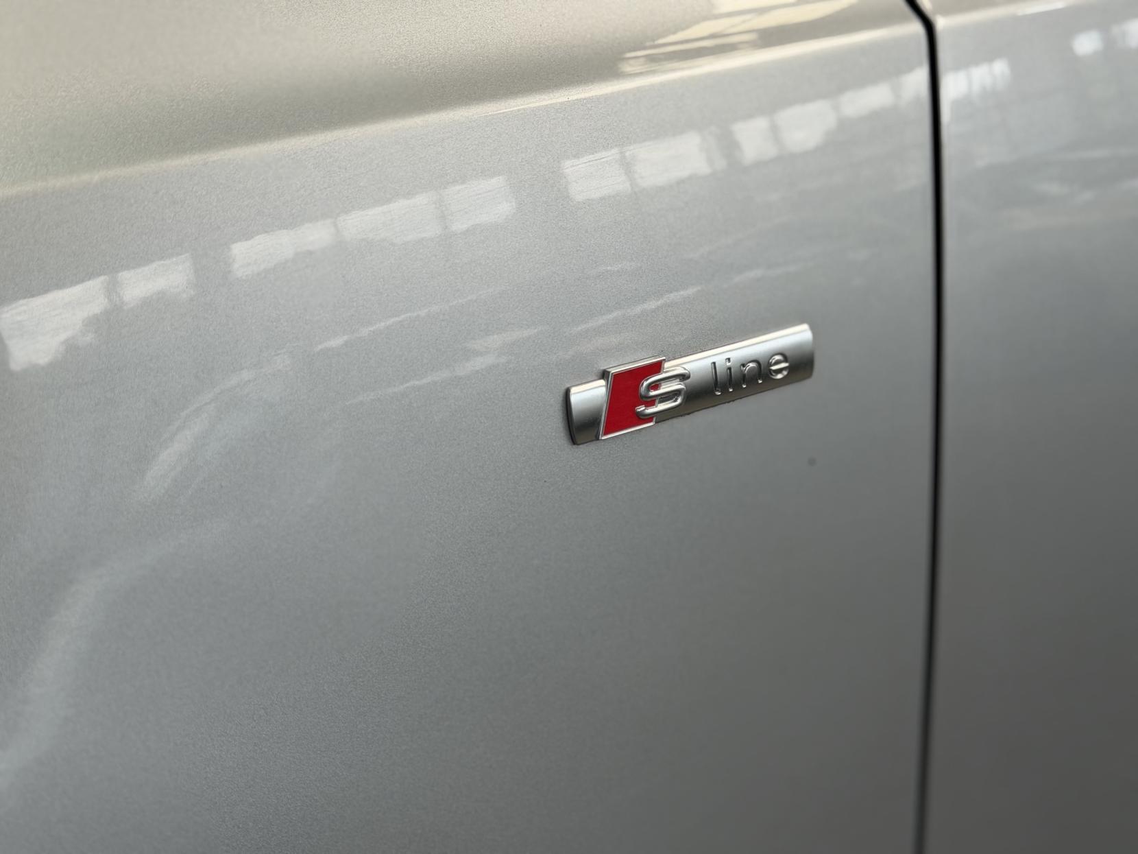 Audi Q3 - Image 13