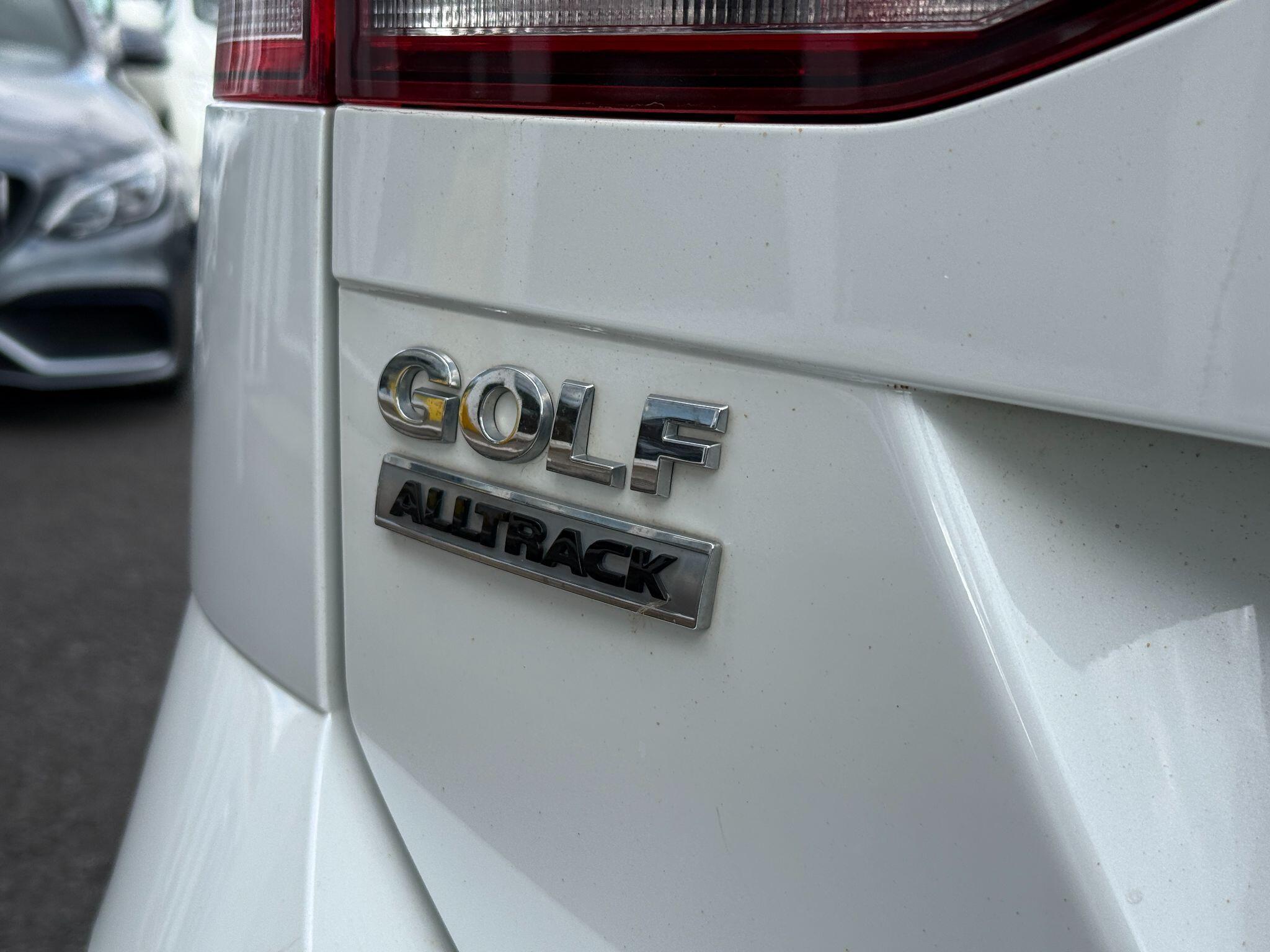 Volkswagen Golf - Image 22