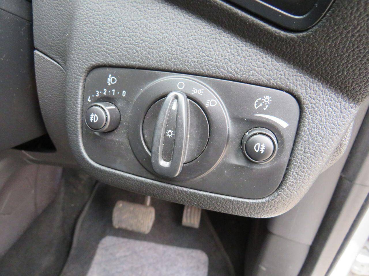 Ford Kuga - Image 20