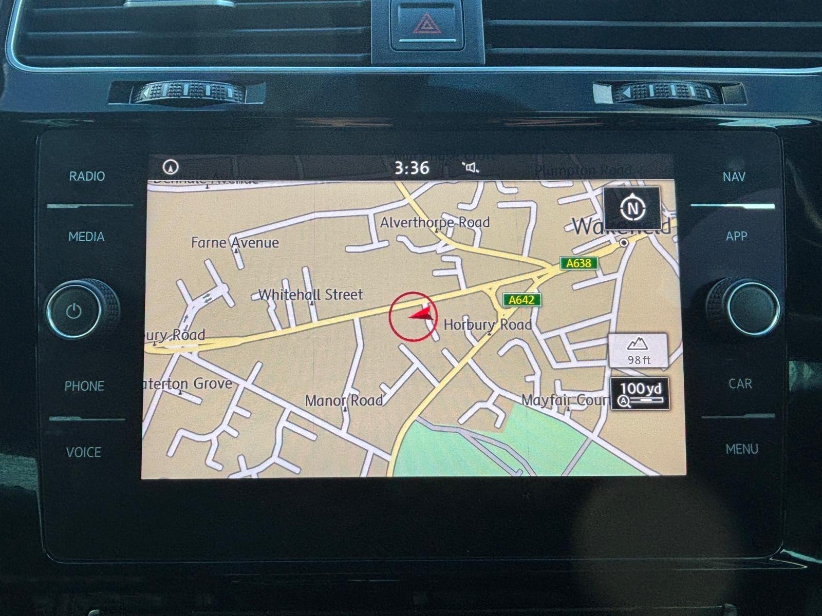 Volkswagen Golf - Image 26