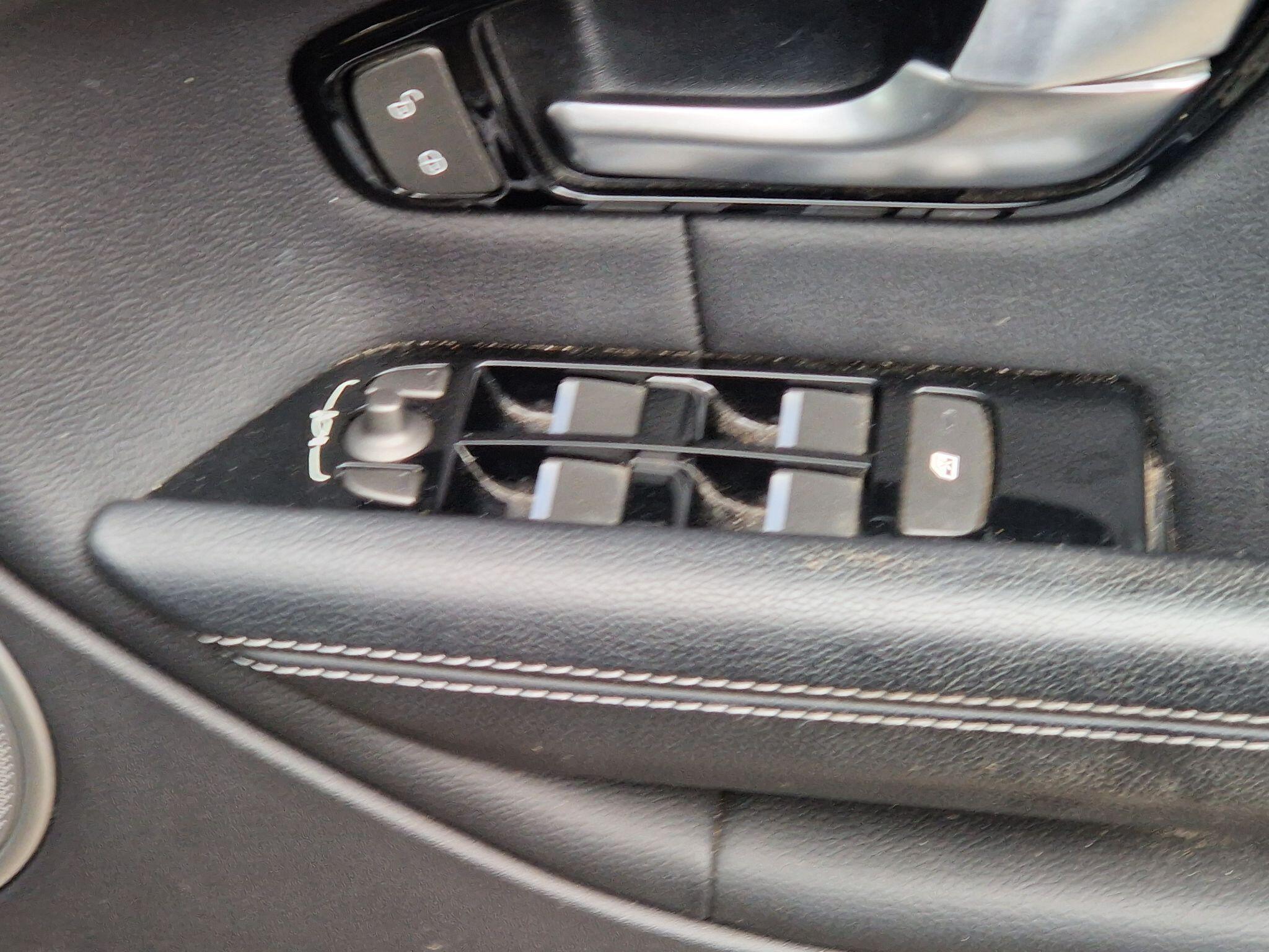 Land Rover Range Rover Evoque - Image 34