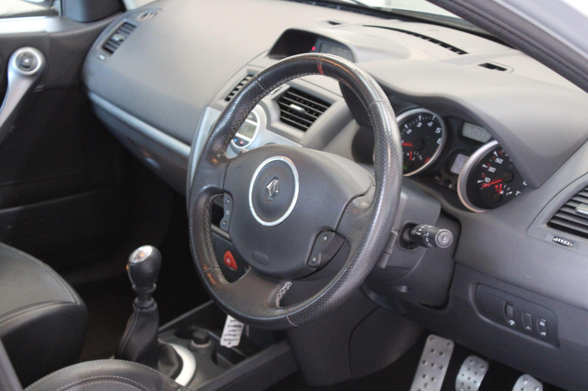 Renault Megane - Image 49