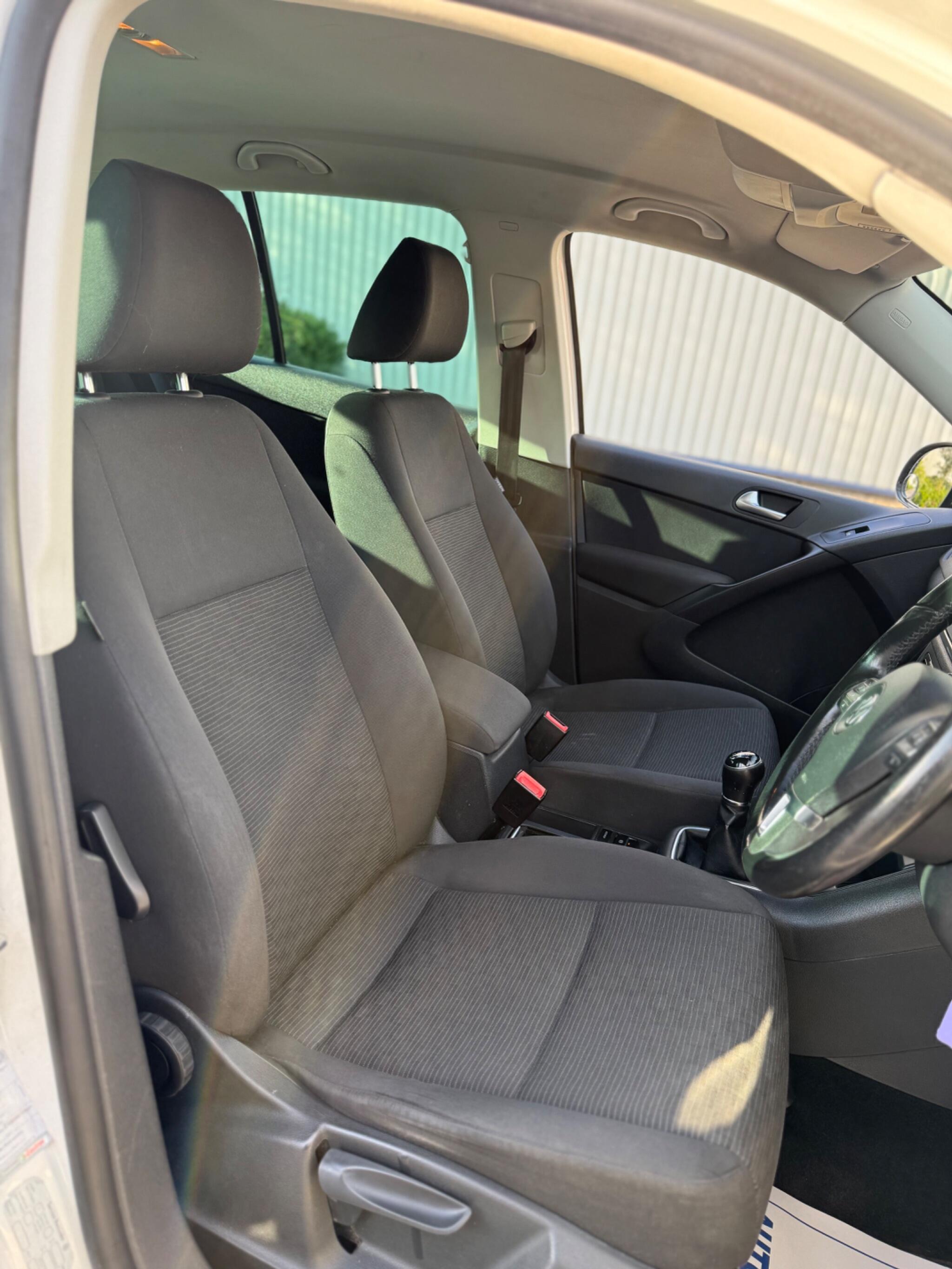 Volkswagen Tiguan - Image 21