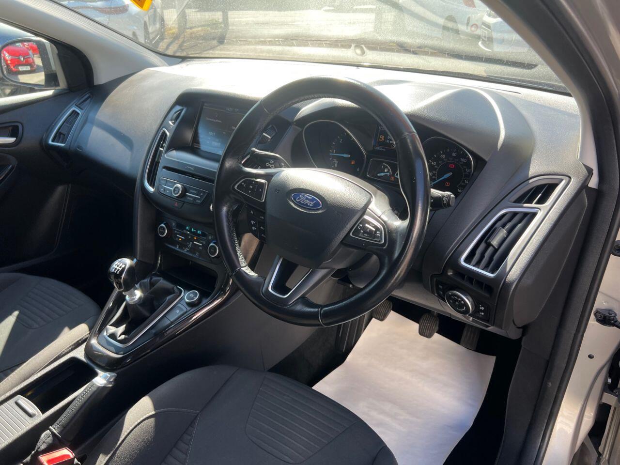 Ford Focus - Image 15