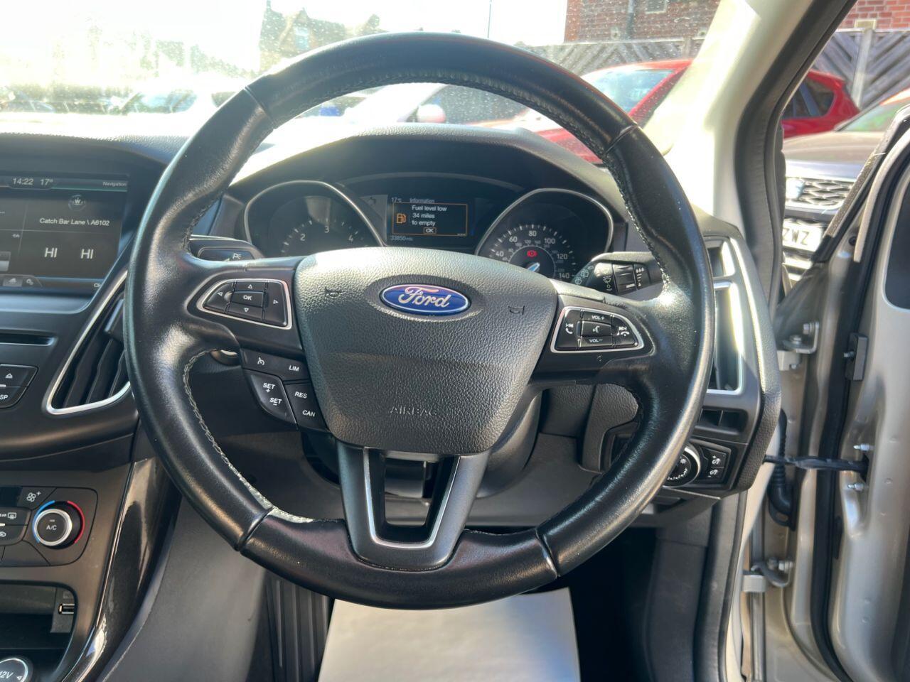 Ford Focus - Image 28