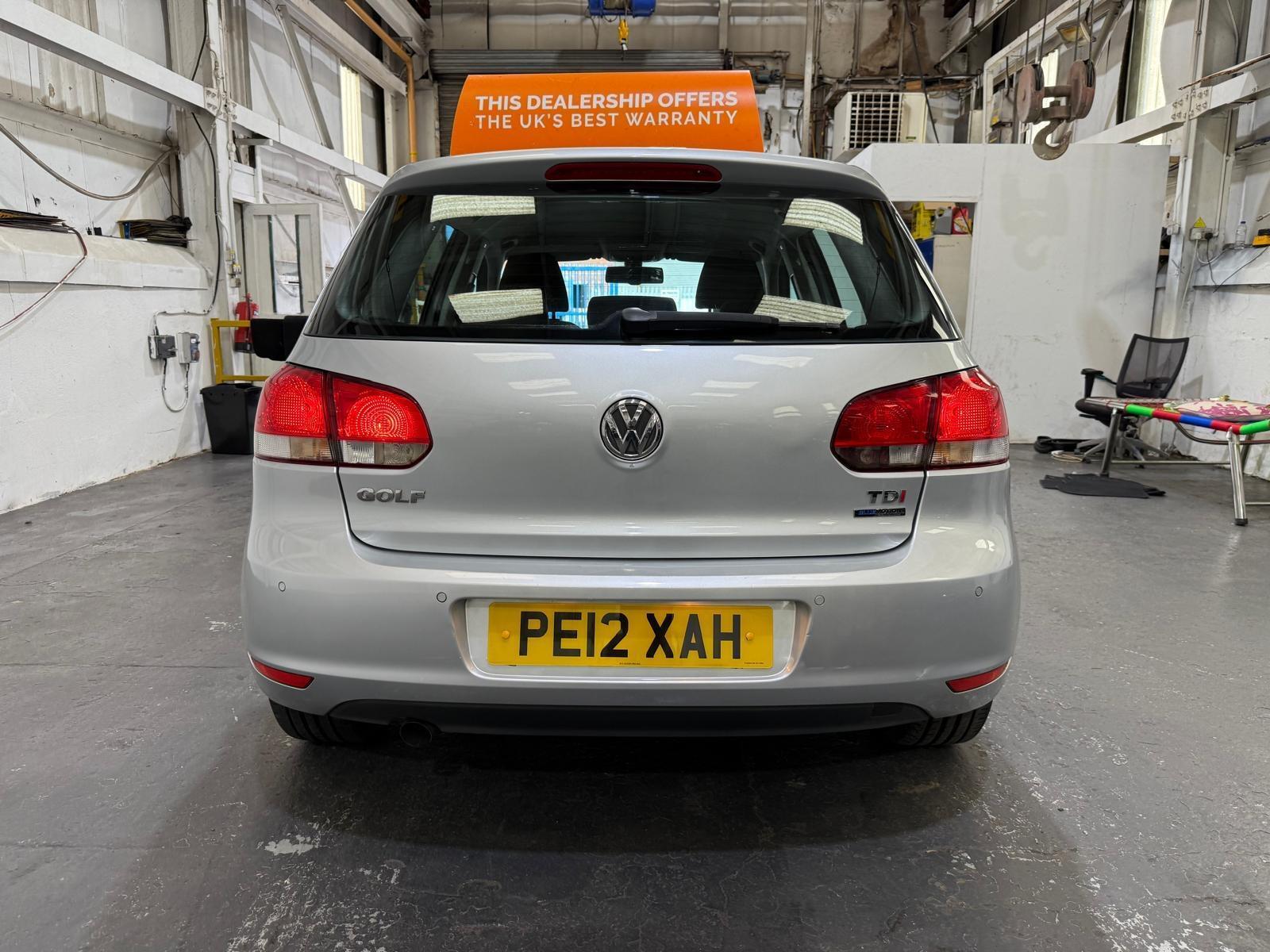 Volkswagen Golf - Image 9