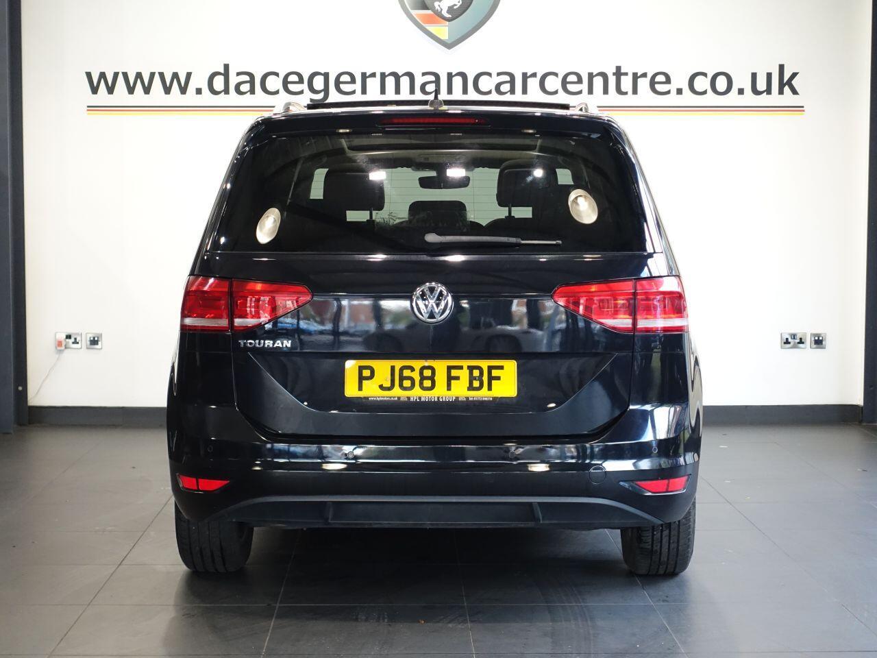Volkswagen Touran - Image 8