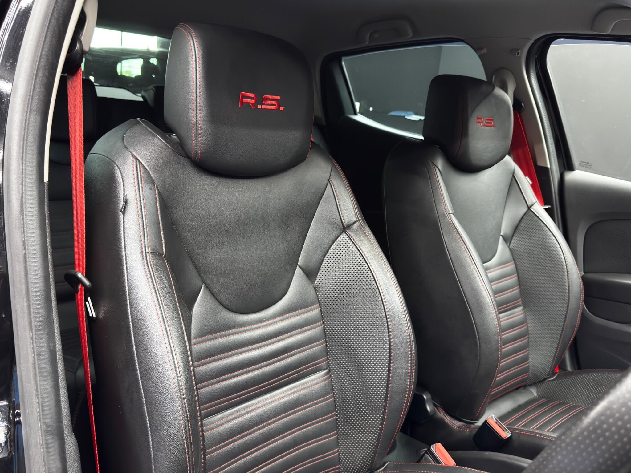 Renault Clio - Image 12