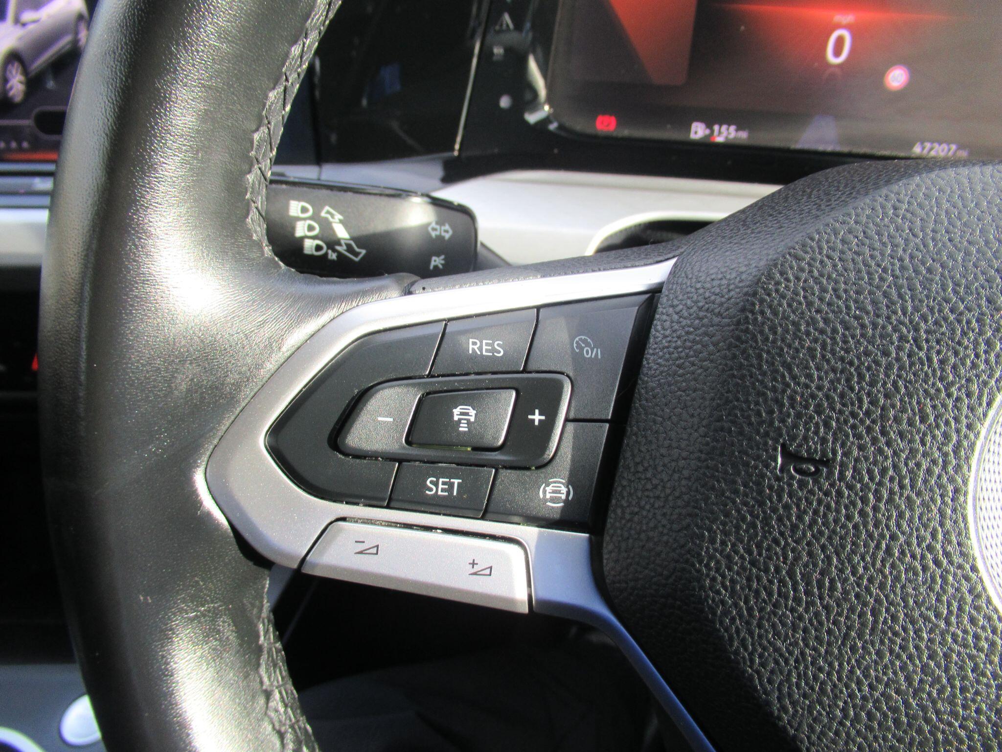 Volkswagen Golf - Image 18