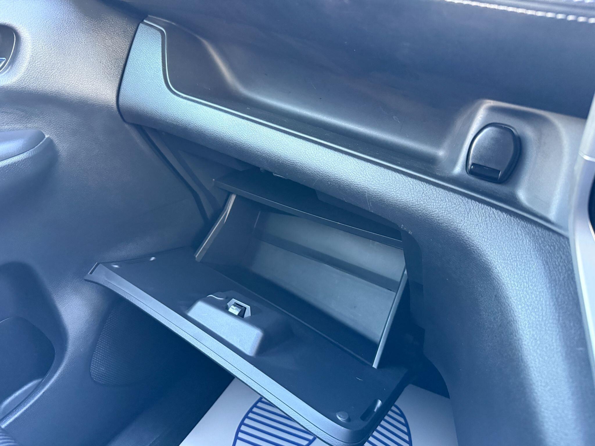 Nissan Serena - Image 79