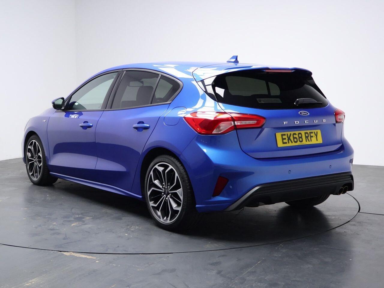 Ford Focus - Image 9