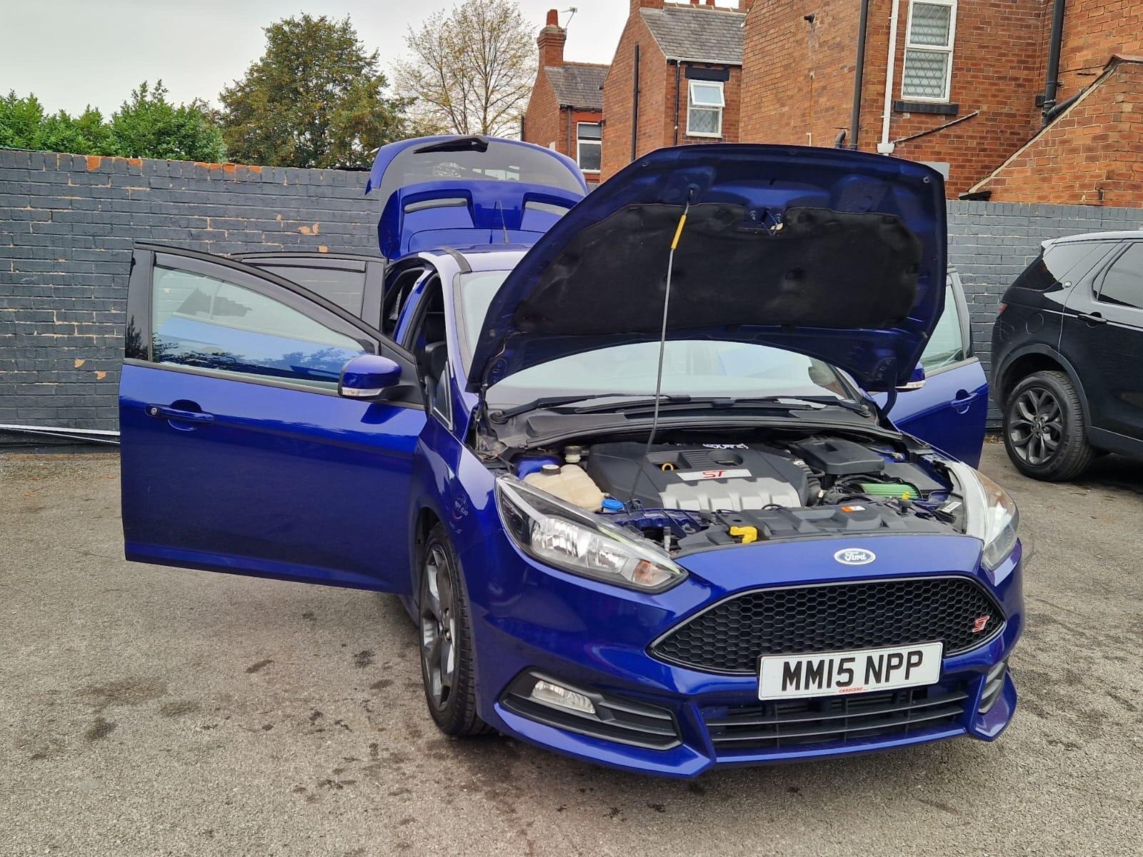 Ford Focus - Image 12