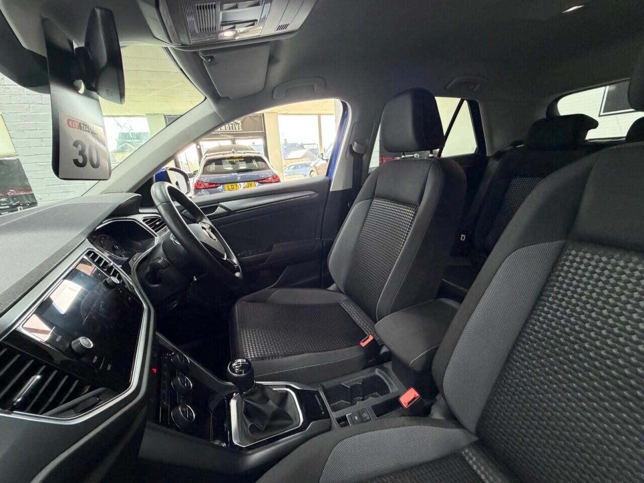 Volkswagen T-Roc - Image 26