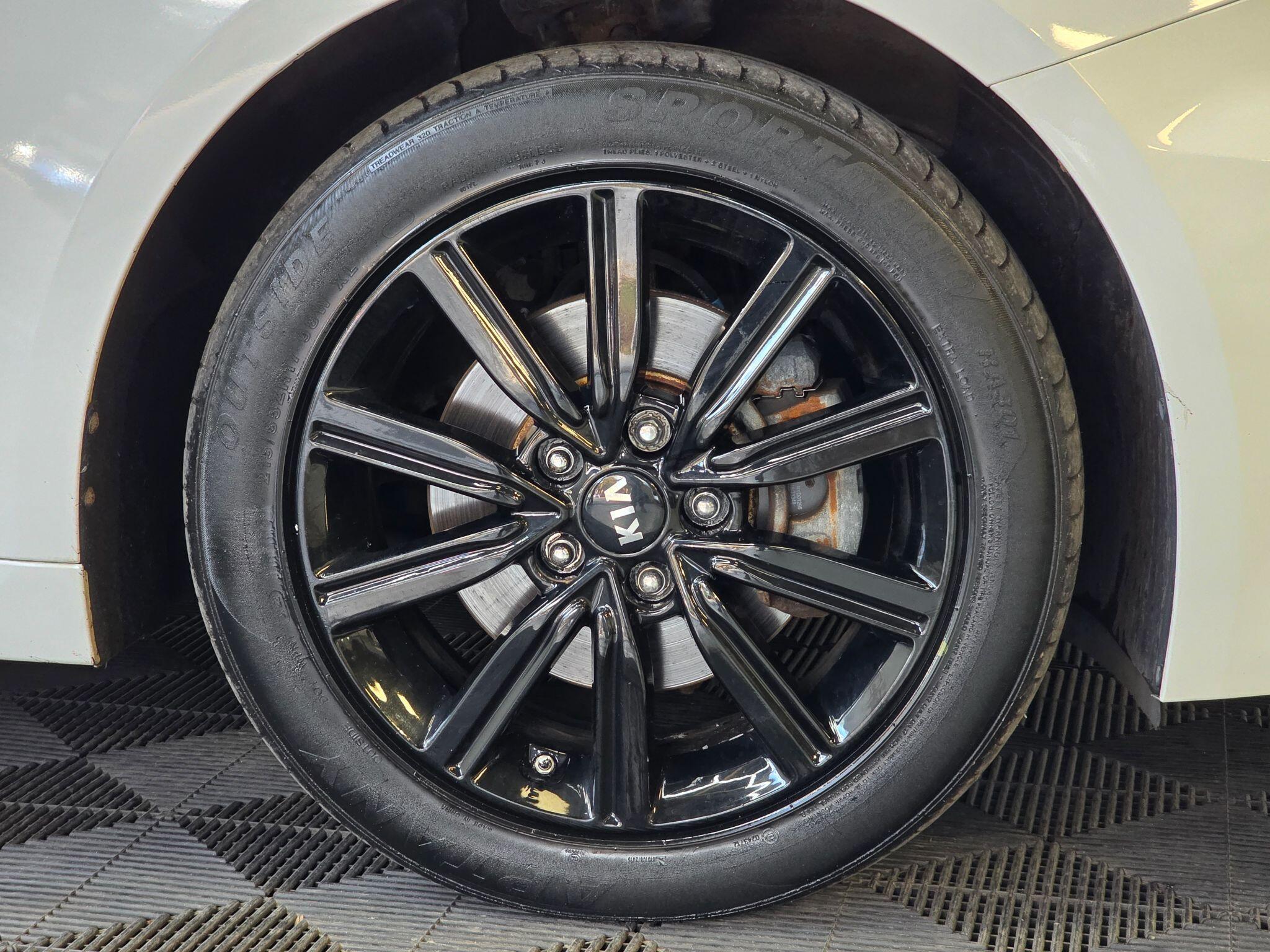 Kia Optima - Image 9