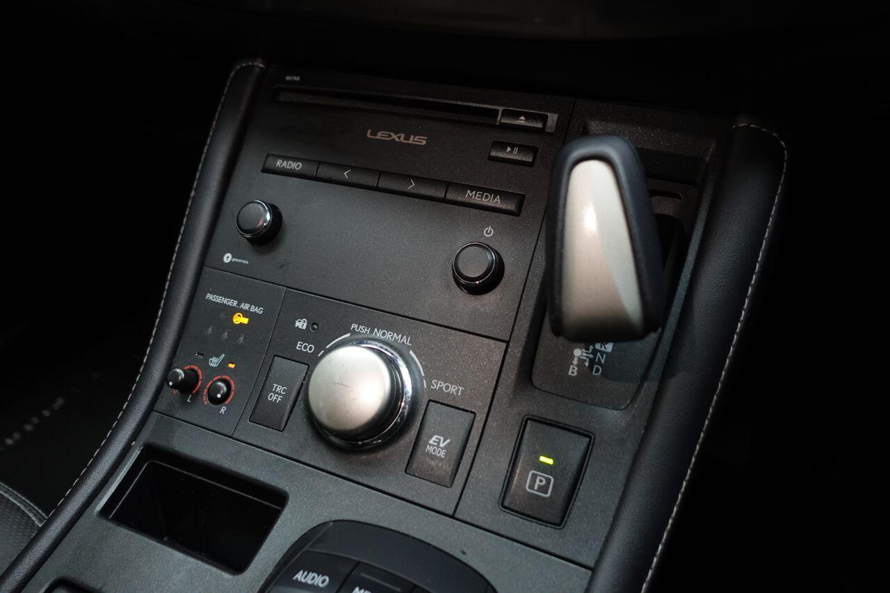 Lexus CT - Image 41