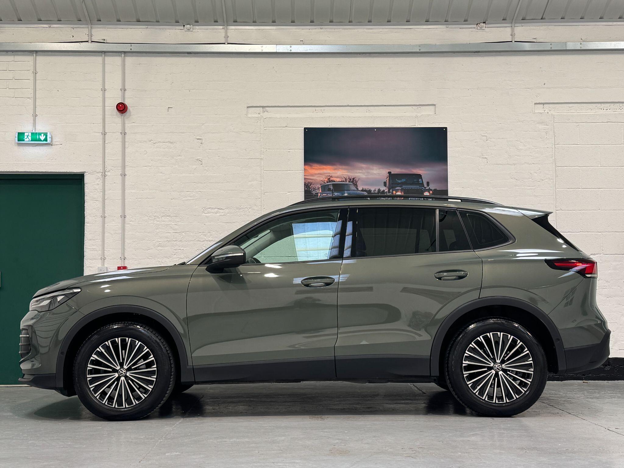 Volkswagen Tiguan - Image 10