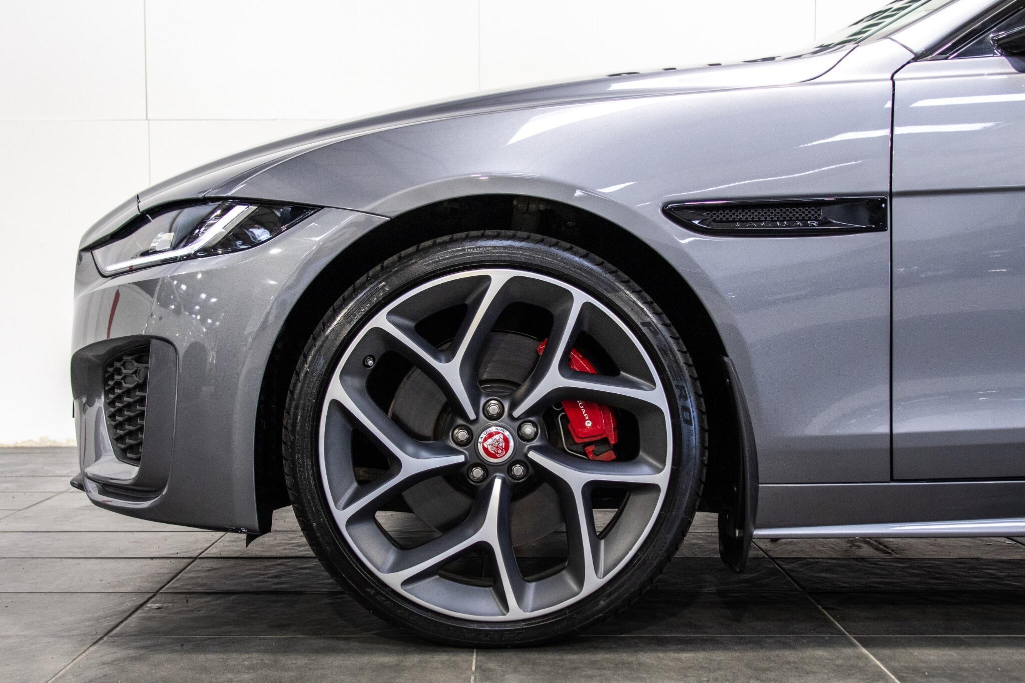 Jaguar XE - Image 8