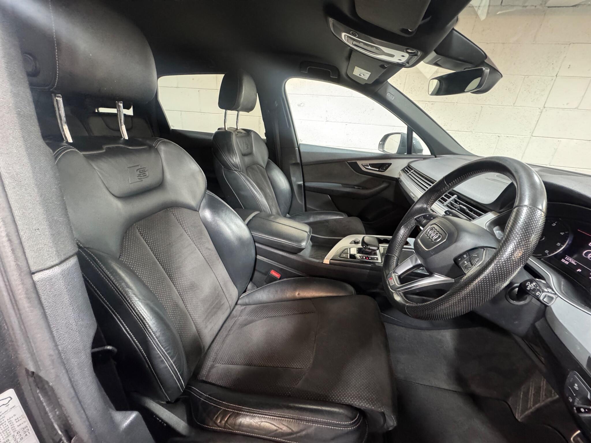Audi Q7 - Image 8