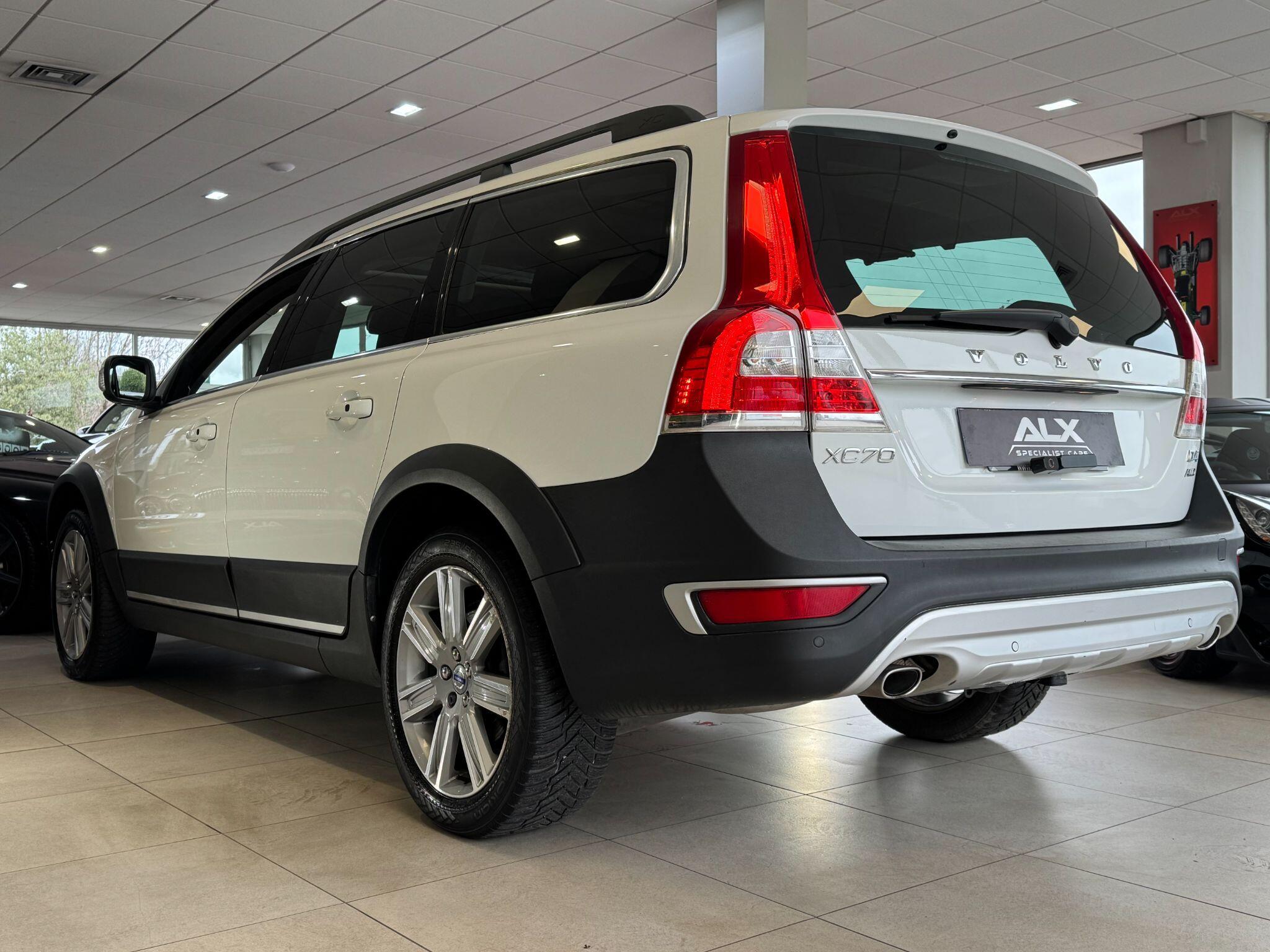 Volvo XC70 - Image 13