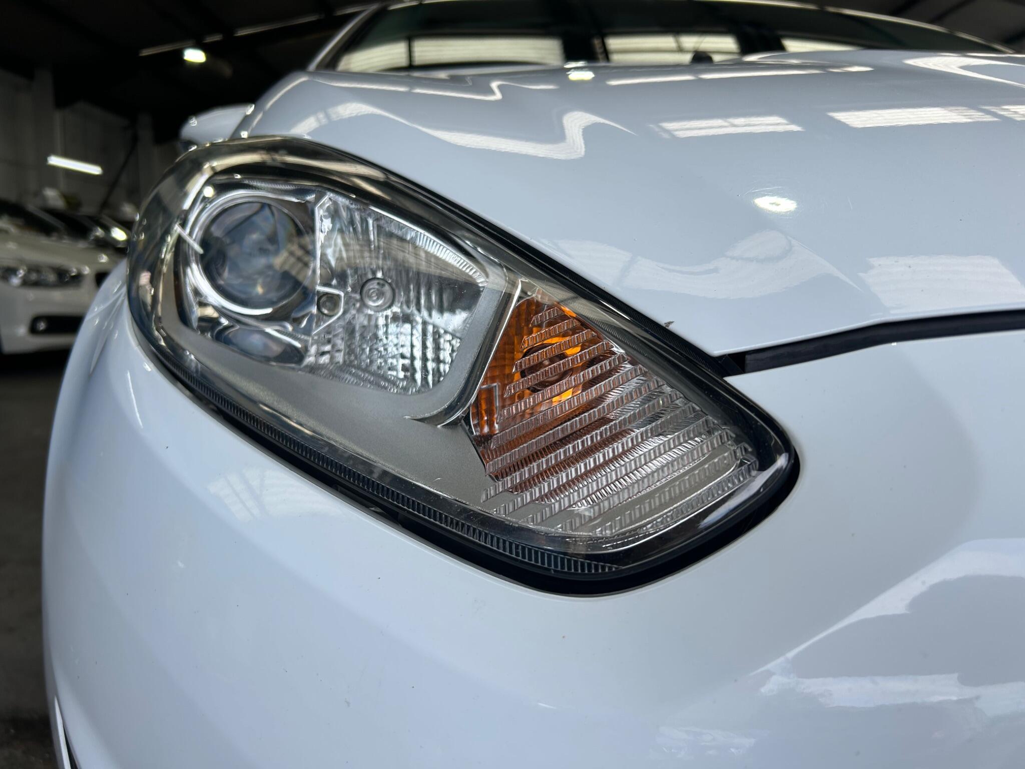 Ford Fiesta - Image 10