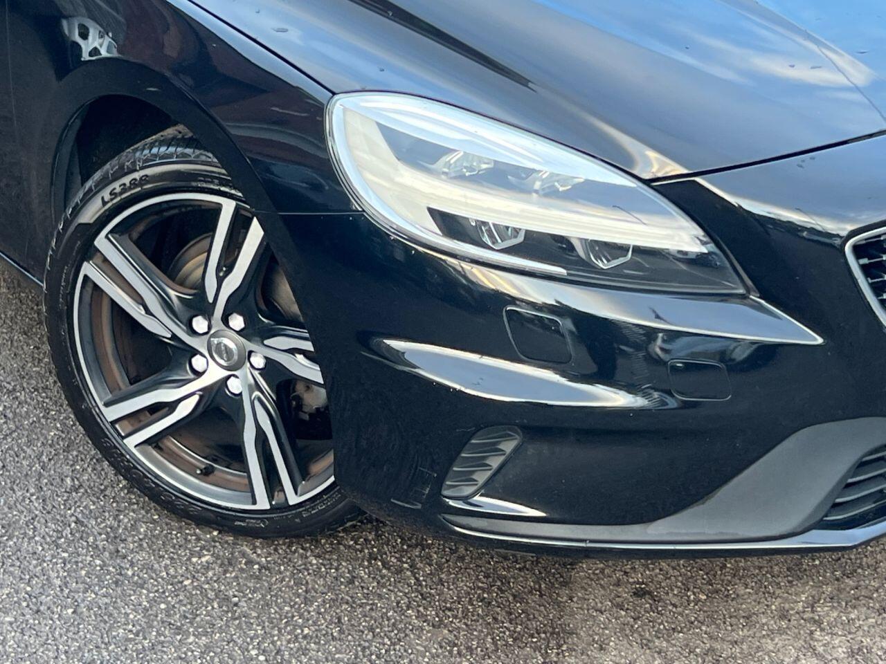 Volvo V40 - Image 8