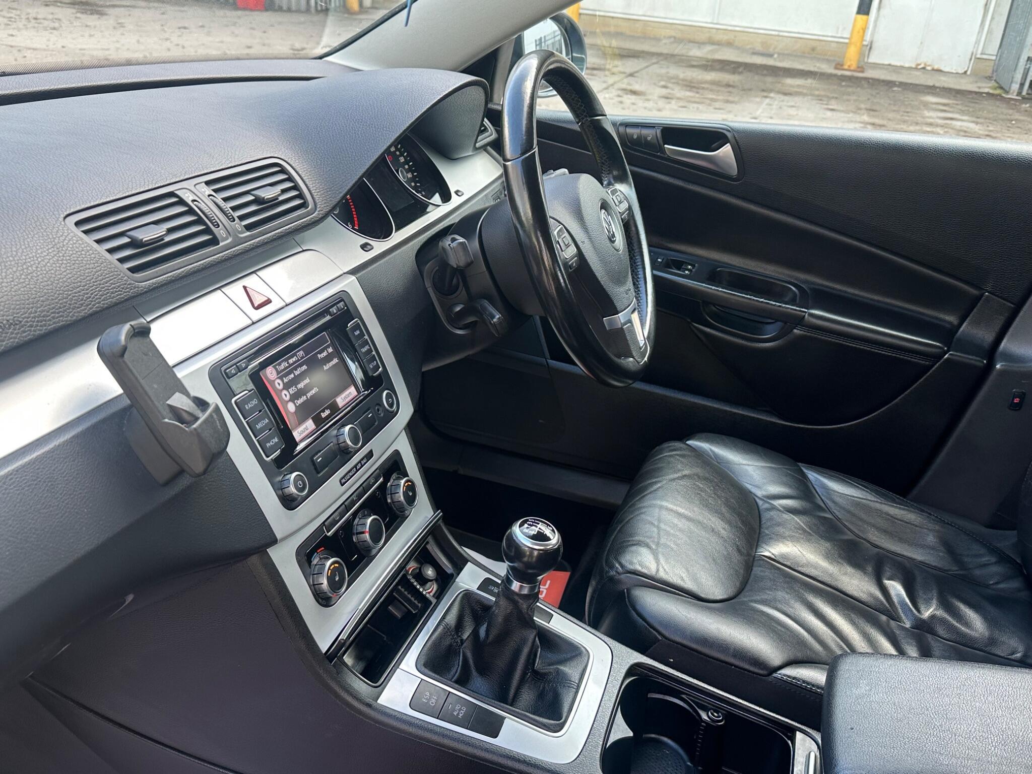 Volkswagen Passat - Image 47