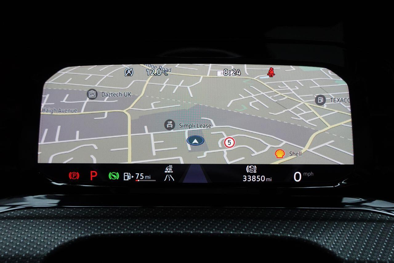 Volkswagen Golf - Image 39