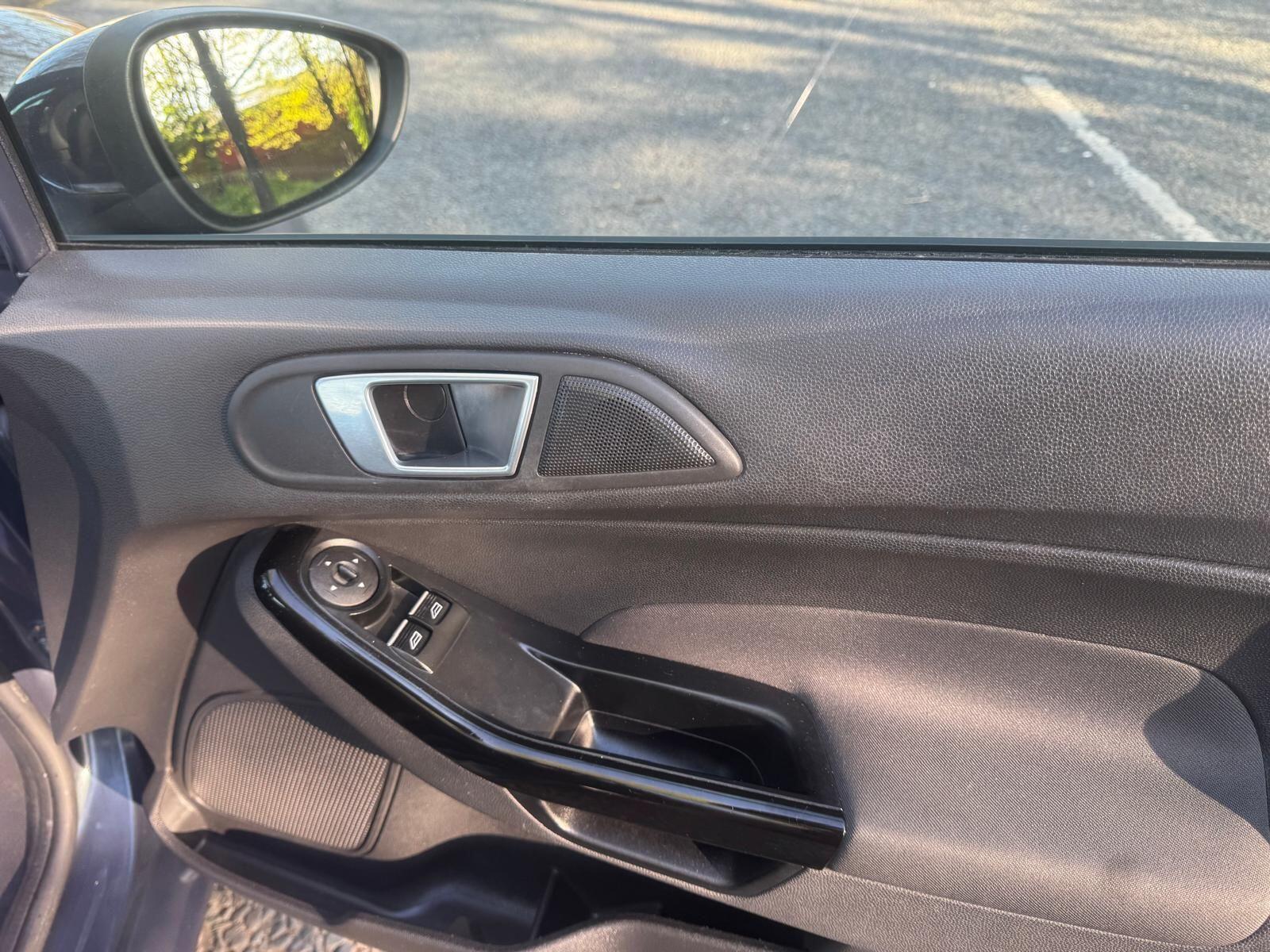 Ford Fiesta - Image 32