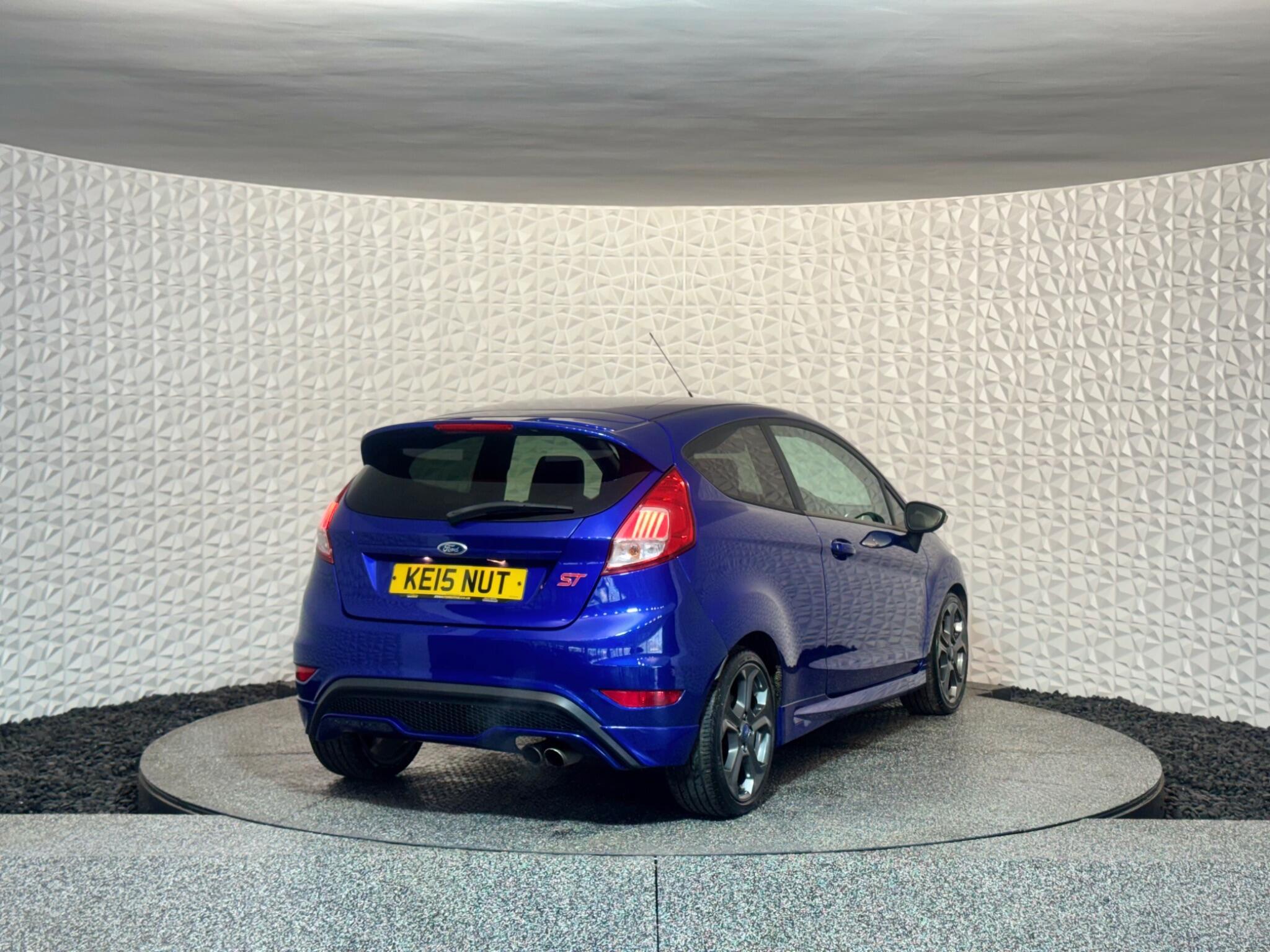 Ford Fiesta - Image 11