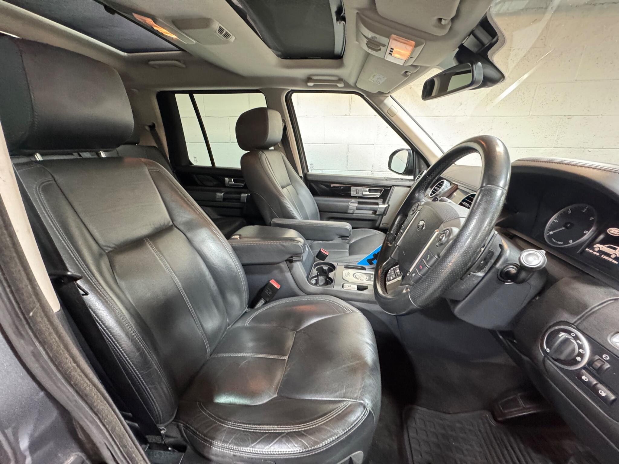 Land Rover DISCOVERY 4 - Image 8