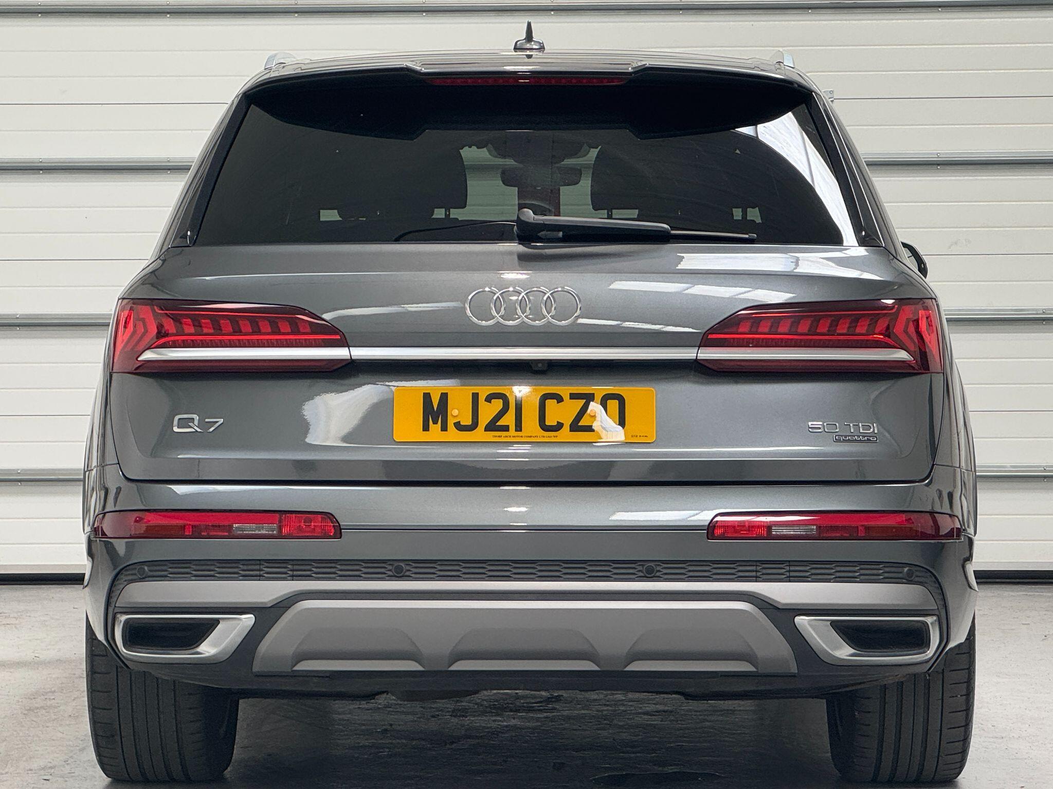 Audi Q7 - Image 13